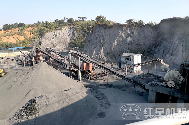 每天烧煤得1000多吨，求一台差不多产量的重锤式破煤机