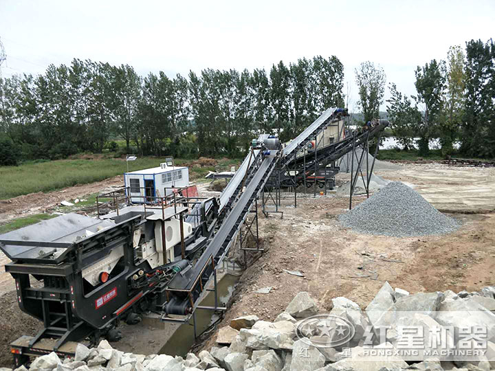 河南时产300吨的移动颚式粉碎机生产现场（含视频与报价）